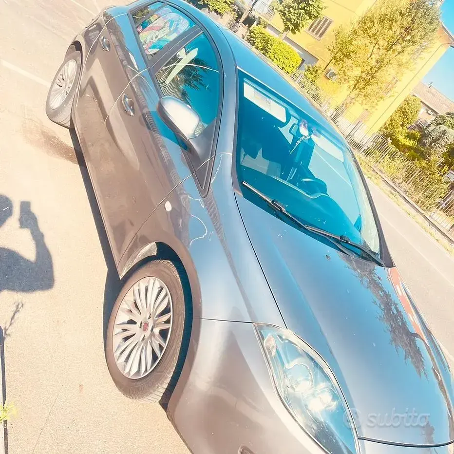 Usata Fiat Bravo 90 CV (66 kW) 2010 Marrone Utilitaria