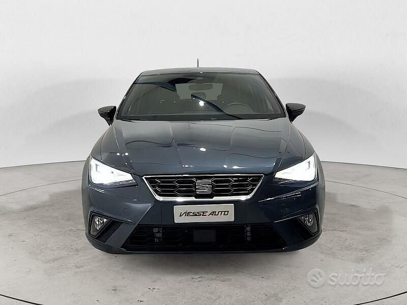 Usata Seat Ibiza FR 110 CV (80 kW) 2022 Grigio metallizzato Utilitaria