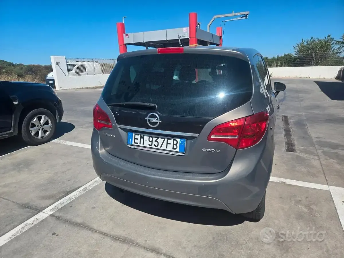 Usata Opel Meriva 95 CV (69 kW) 2012 Grigio Monovolume