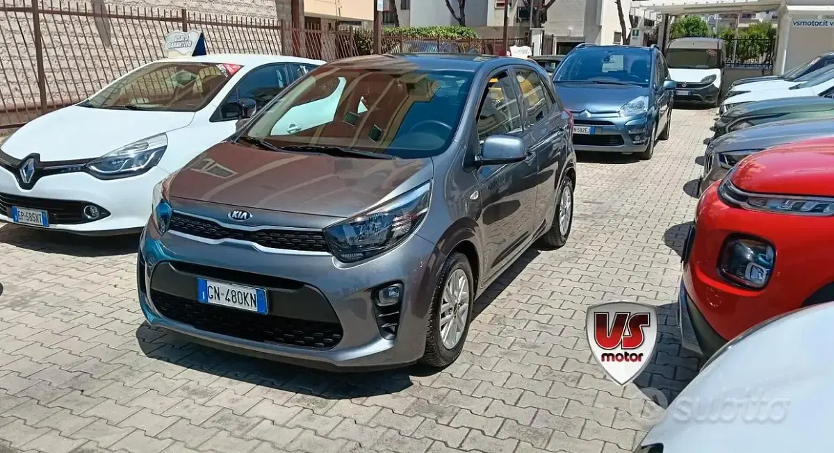 Usata Kia Picanto Urban 65 CV (47 kW) 2023 Grigio Utilitaria