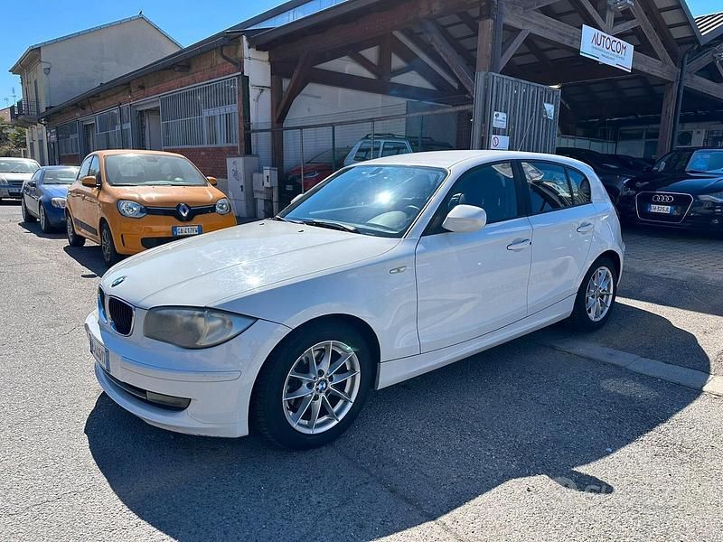 Usata BMW 118 Comfort Edition 143 CV (105 kW) 2011 Bianco Utilitaria