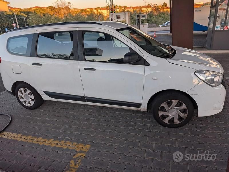 Usata Dacia Lodgy 110 CV (80 kW) 2017 Bianco Monovolume