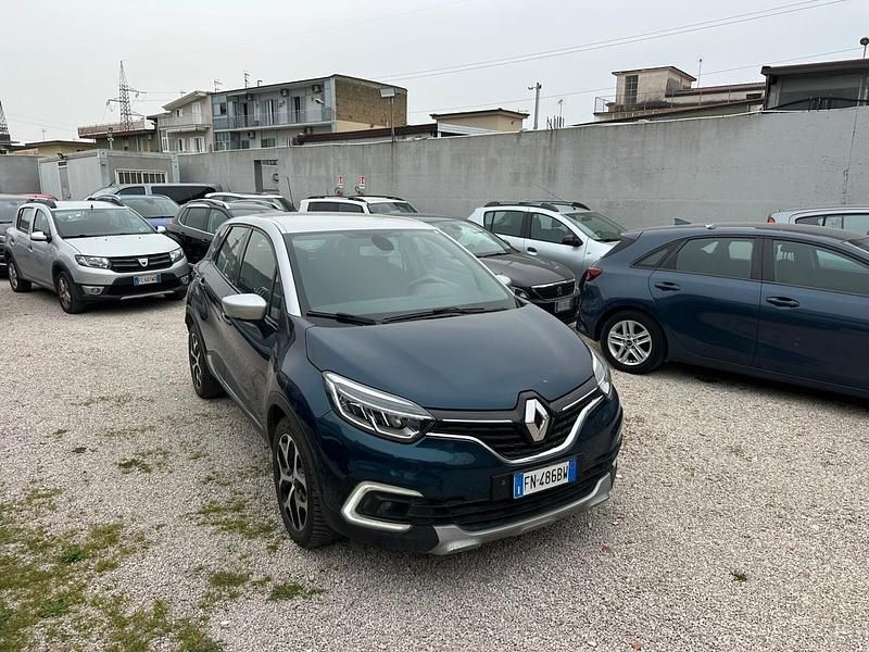 Usata Renault Captur 90 CV (66 kW) 2019 Grigio SUV