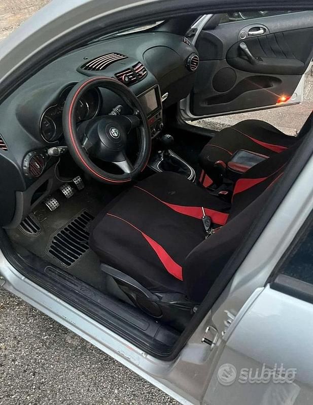 Usata Alfa Romeo 147 120 CV (88 kW) 2007 Utilitaria