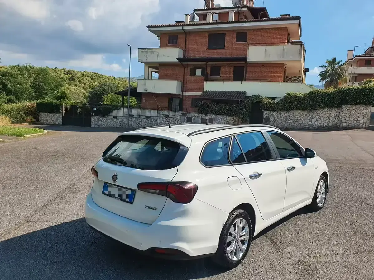 Usata Fiat Tipo 120 CV (88 kW) 2018 Bianco Station wagon