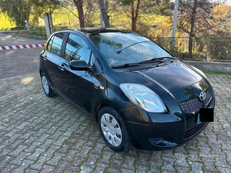 Usata Toyota Yaris Sol 90 CV (66 kW) 2006 Nero Berlina