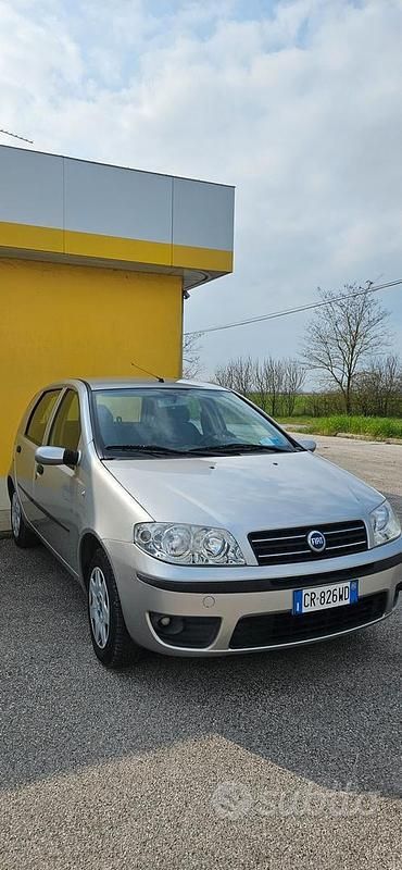 Usata Fiat Punto 59 CV (43 kW) 2005 Grigio Utilitaria