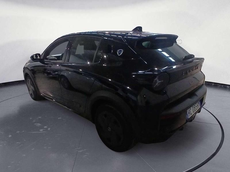 Nuevo Lancia Ypsilon 101 CV (74 kW) 2026 Negro Utilitario