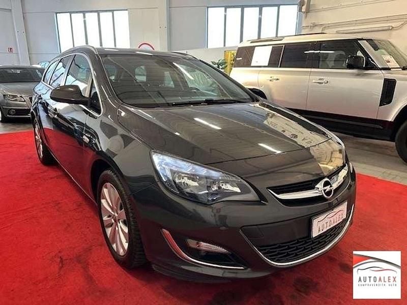 Usata Opel Astra Cosmo 140 CV (102 kW) 2015 Grigio chiaro Station wagon