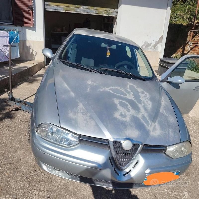 Usata Alfa Romeo 156 110 CV (80 kW) 2002 Grigio Utilitaria