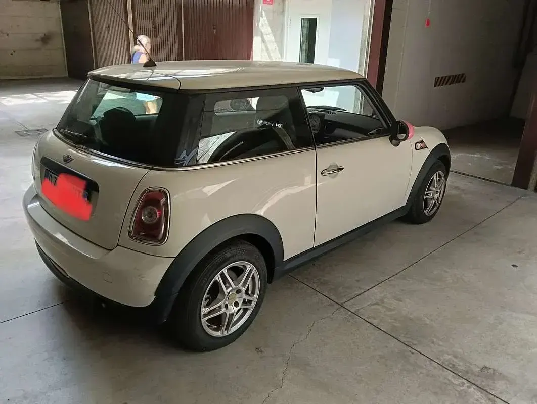 Usata Mini Cooper 75 CV (55 kW) 2010 Utilitaria