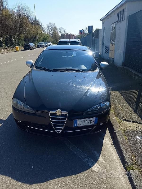 Usata Alfa Romeo 147 105 CV (77 kW) 2008 Nero Utilitaria