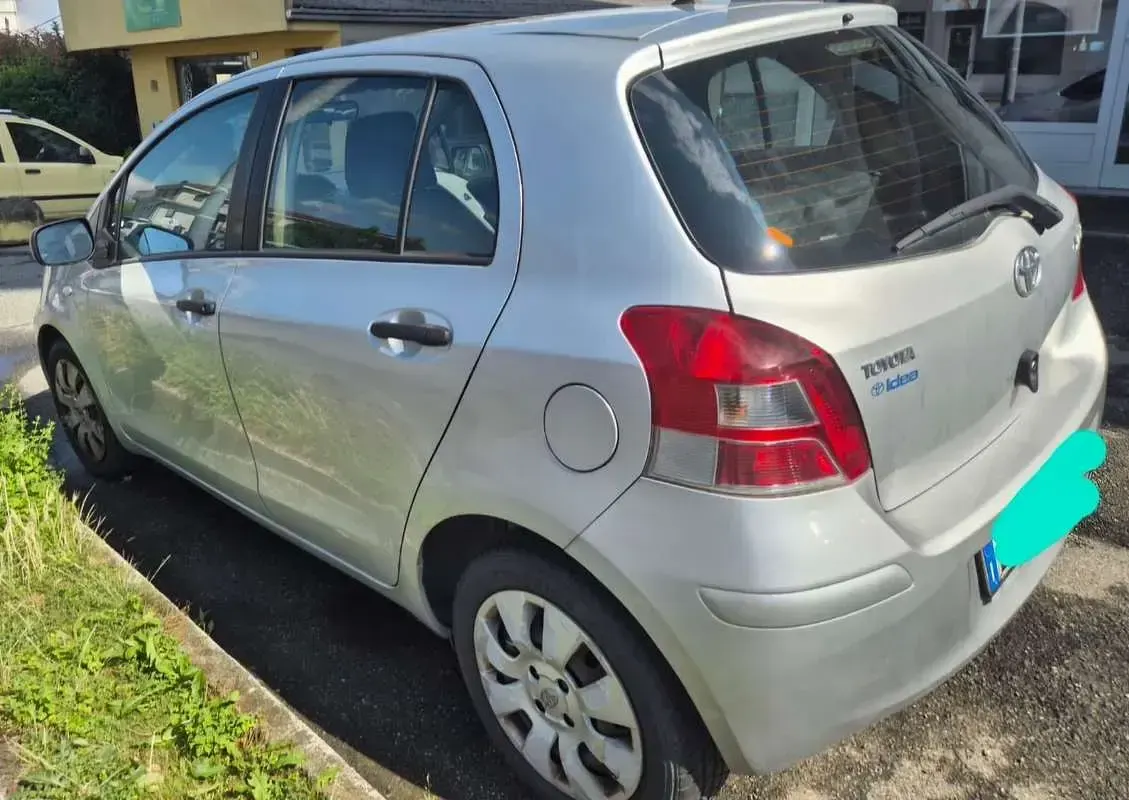 Usata Toyota Yaris 90 CV (66 kW) 2010 Utilitaria