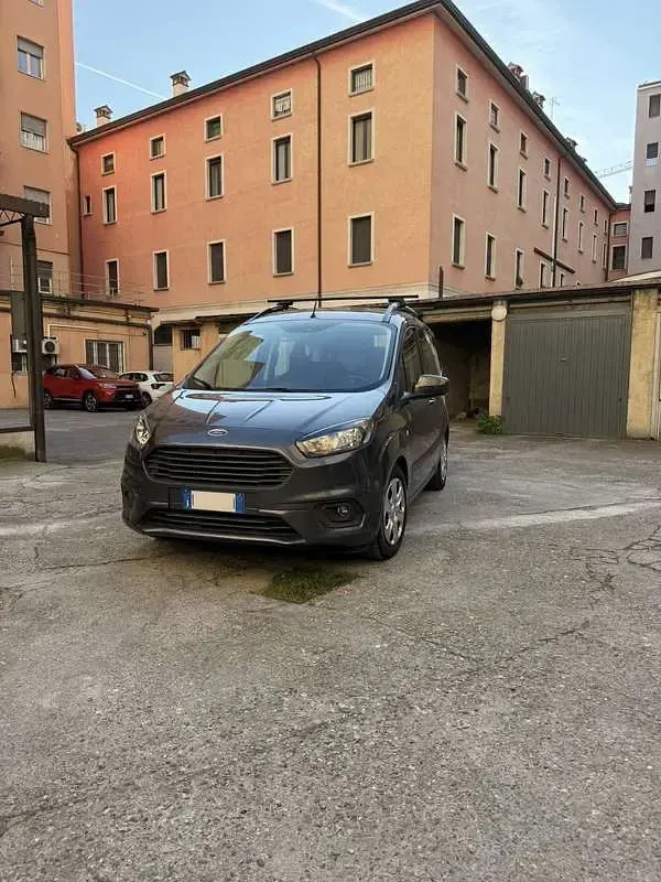 Usata Ford Tourneo Courier 99 CV (72 kW) 2019 Monovolume
