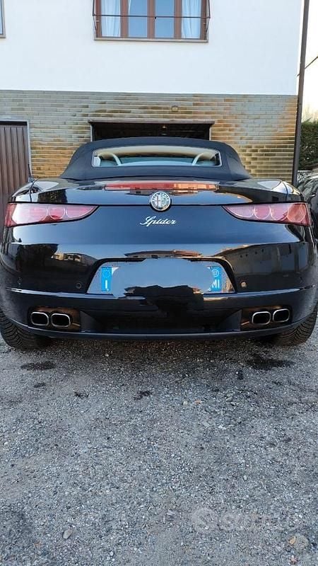 Usata Alfa Romeo Spider Exclusive 200 CV (147 kW) 2007 Nero Cabrio