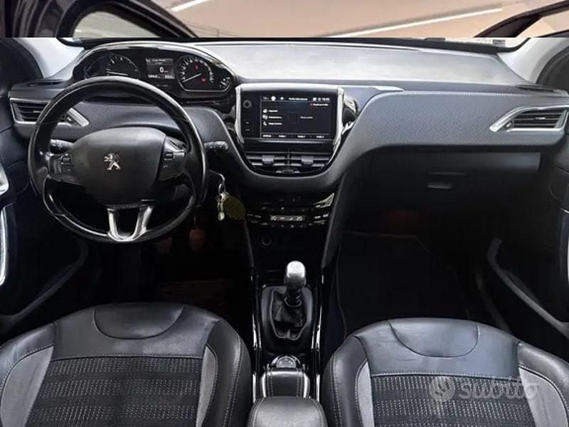 Usata Peugeot 2008 Allure 120 CV (88 kW) 2018 Nero SUV