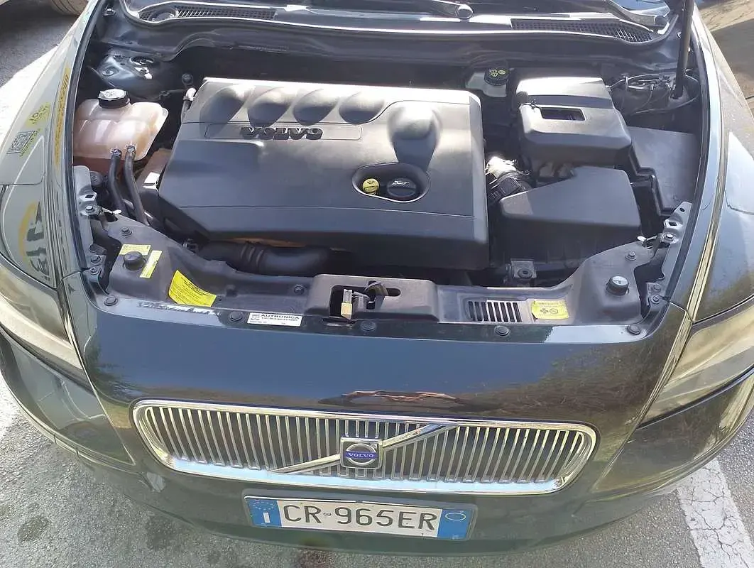 Usata Volvo V50 Kinetic 136 CV (100 kW) 2004 Verde Station wagon