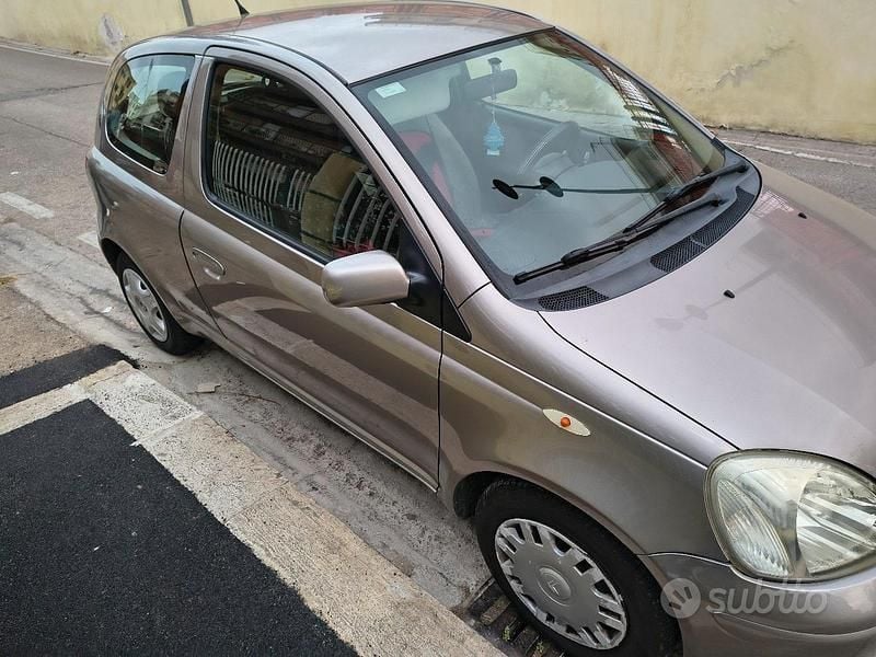 Usata Toyota Yaris 65 CV (47 kW) 2005 Berlina