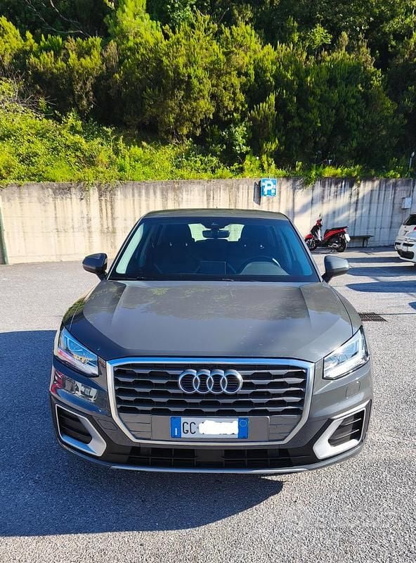 Usata Audi Q2 Admired 116 CV (85 kW) 2020 Grigio SUV
