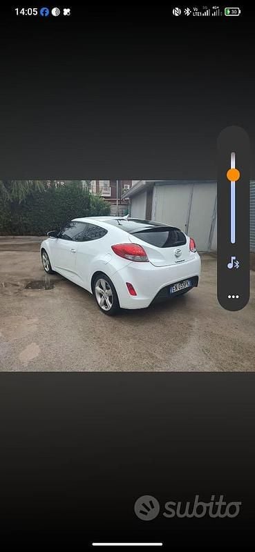 Usata Hyundai Veloster 140 CV (102 kW) 2012 Bianco Utilitaria
