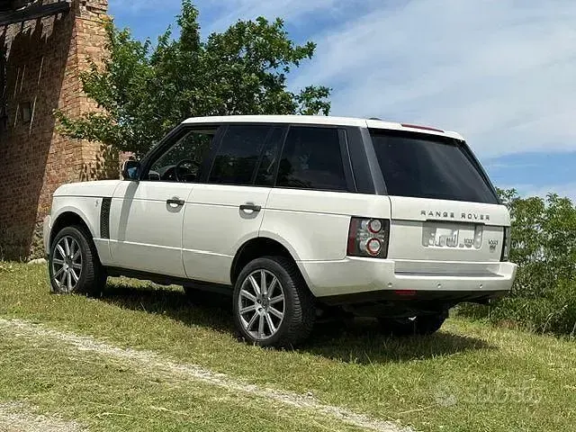 Usata Land Rover Range Rover Vogue 272 CV (200 kW) 2010 Bianco SUV