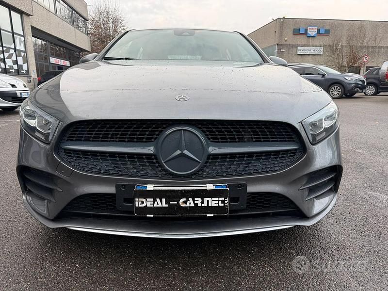 Usata Mercedes A250 Premium 224 CV (164 kW) 2019 Grigio Berlina