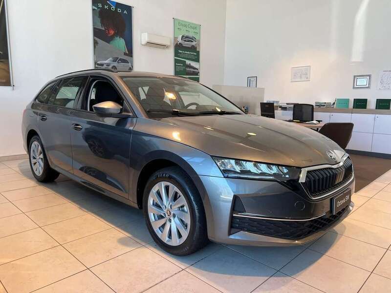Usata Skoda Octavia Executive 150 CV (110 kW) 2024 Grigio Station wagon