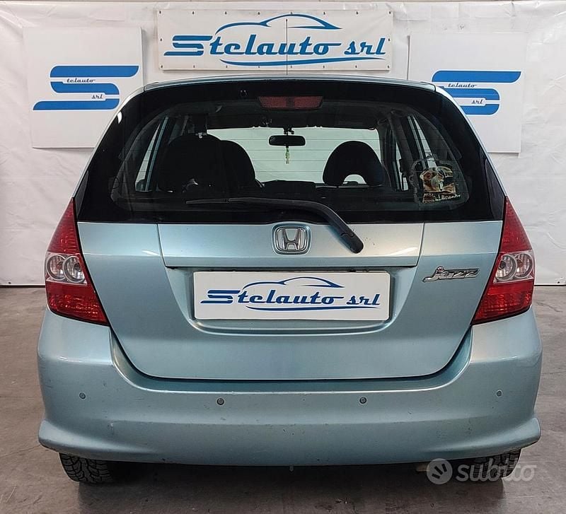 Usata Honda Jazz 83 CV (61 kW) 2007 Blu/azzurro Utilitaria