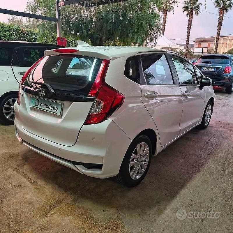 Usata Honda Jazz Comfort 101 CV (74 kW) 2019 Bianco Utilitaria