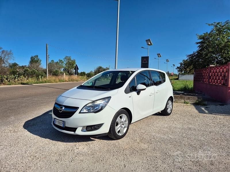 Usata Opel Meriva 120 CV (88 kW) 2015 Bianco Monovolume