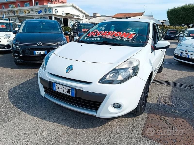 Usata Renault Clio II 75 CV (55 kW) 2010 Bianco Berlina