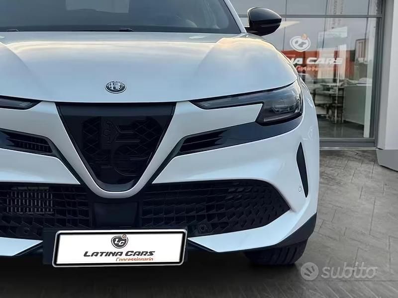 Usata Alfa Romeo Junior 145 CV (106 kW) 2025 Bianco SUV
