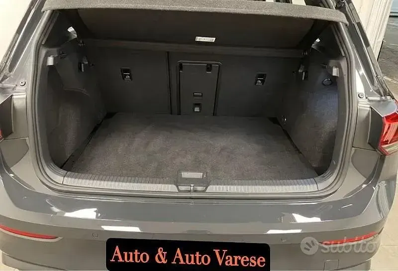 Usata VW Golf VIII GTI 245 CV (180 kW) 2024 Grigio Berlina