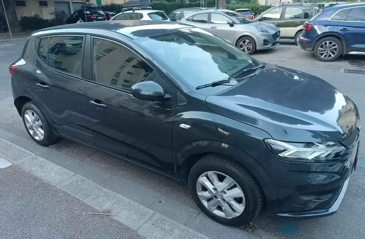 Usata Dacia Sandero Comfort 91 CV (66 kW) 2022 Grigio Berlina