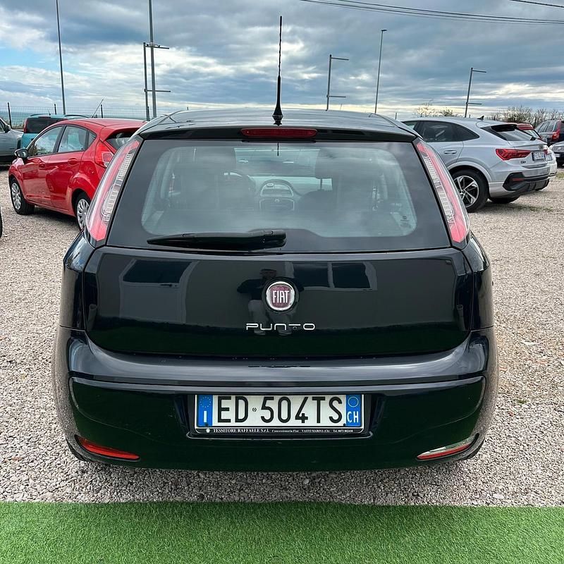 Usata Fiat Punto Evo Dynamic 69 CV (50 kW) 2011 Nero Utilitaria