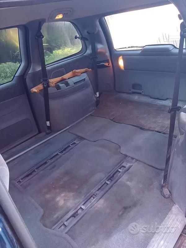 Usata Chrysler Voyager 143 CV (105 kW) 2002 Monovolume