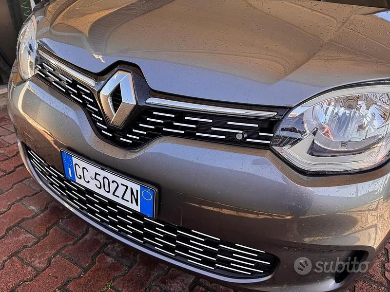 Usata Renault Twingo Vibes 60 kW (82 CV) 2020 Grigio Utilitaria