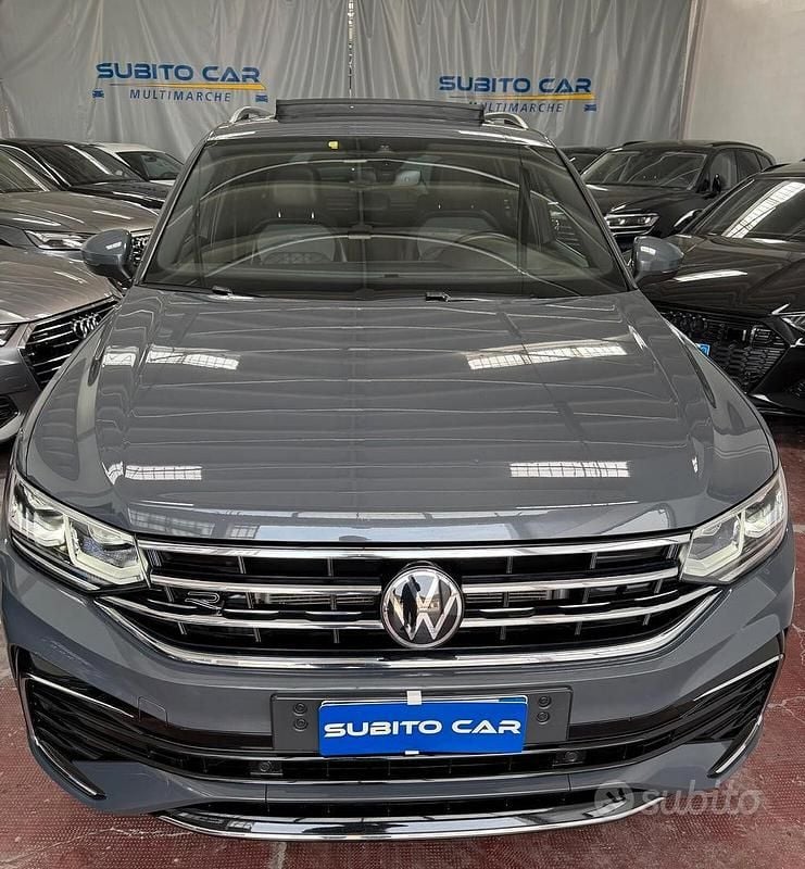 Usata VW Tiguan R-line 200 CV (147 kW) 2022 Grigio SUV