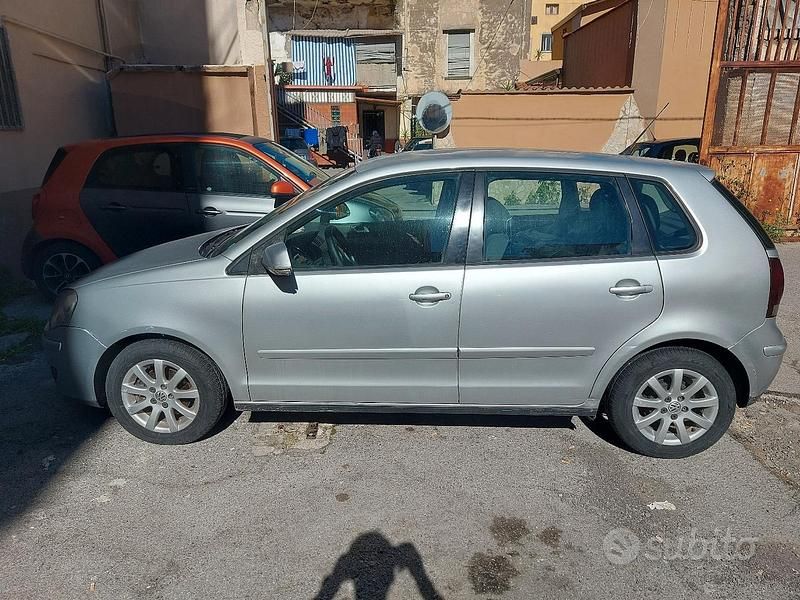 Usata VW Polo 75 CV (55 kW) 2005 Grigio Utilitaria
