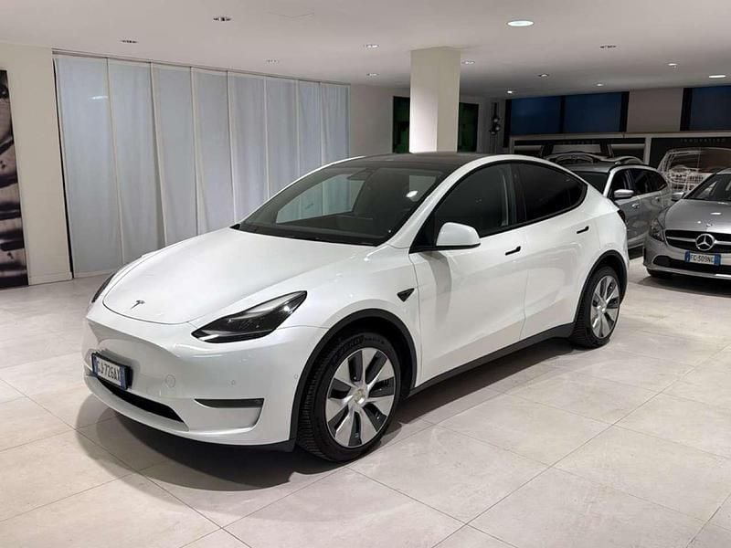 Bianco Usata 2022 Tesla Model Y SUV | 33.300 € (Buon prezzo) - Immagine 1/4