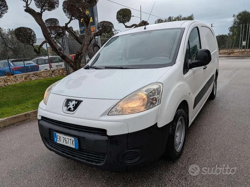 Occasion Peugeot Partner 92 ch (67 kW) 2011 Blanc Monospace