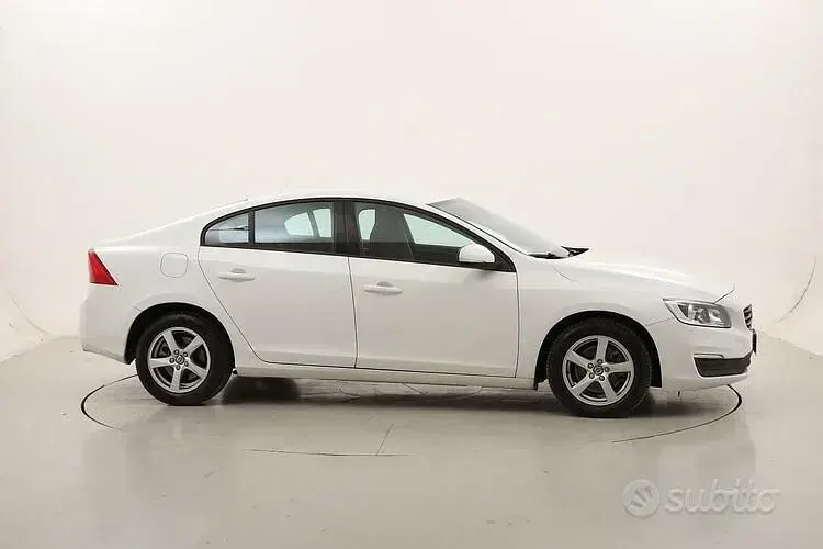 Usata Volvo S60 Kinetic 190 CV (139 kW) 2018 Bianco Berlina