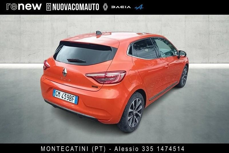 Usata Renault Clio V Techno 145 CV (106 kW) 2023 Arancione Berlina