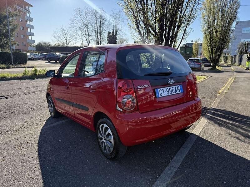 Begagnad Kia Picanto 60 HK (44 kW) 2010 Röd Halvkombi