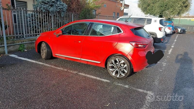 Usata Renault Clio V Intens 101 CV (74 kW) 2020 Rosso Utilitaria