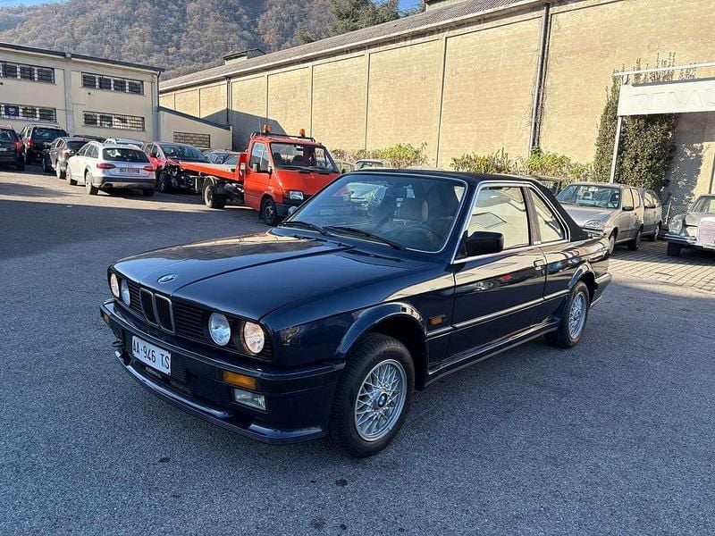 Usata BMW 318 Cabriolet 116 CV (85 kW) 1988 Blu/azzurro Cabrio