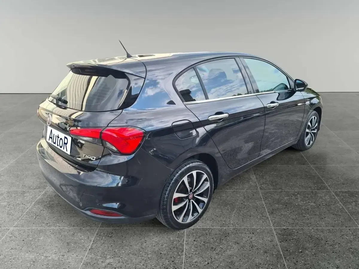 Usata Fiat Tipo Business 120 CV (88 kW) 2016 Nero Berlina