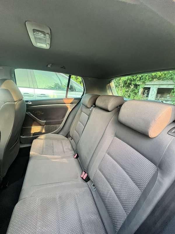 Usata VW Golf V Trendline 105 CV (77 kW) 2007 Berlina