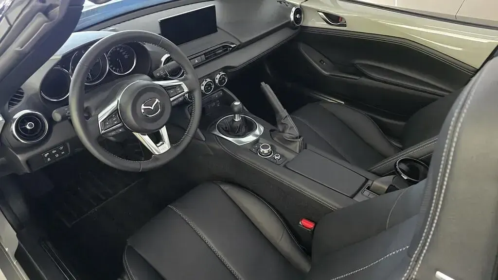 Nuova Mazda MX5 132 CV (97 kW) 2026 Aero grey Cabrio
