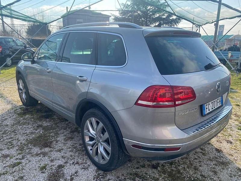 Begagnad VW Touareg 204 HK (150 kW) 2015 Grå SUV